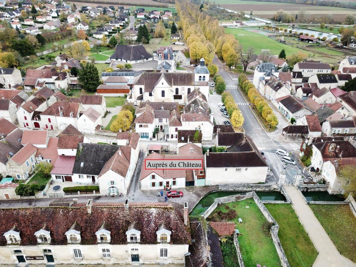 Auprès du Château Tanlay Exterior foto