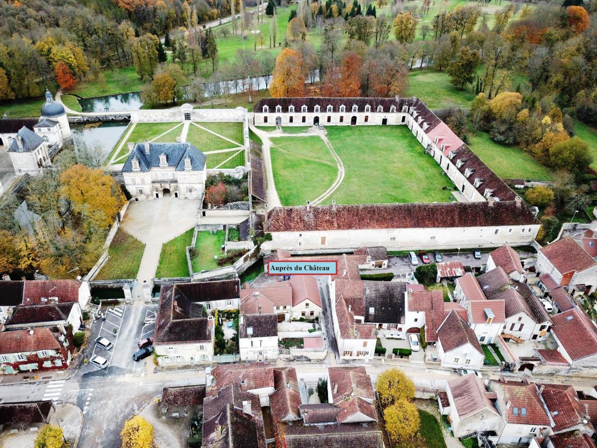 Auprès du Château Tanlay Exterior foto