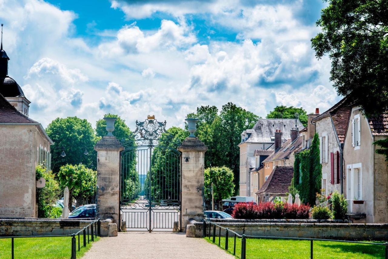 Auprès du Château Tanlay Exterior foto