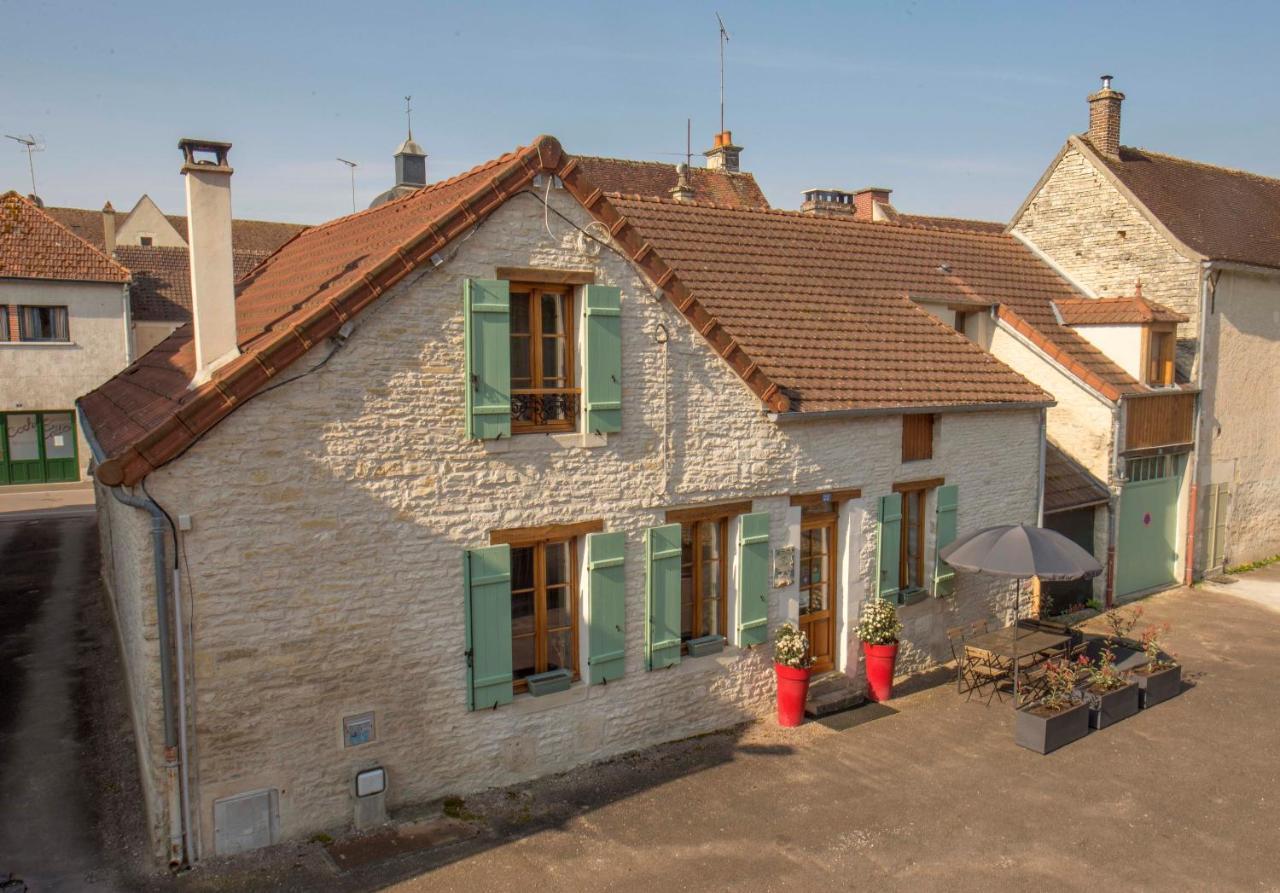 Auprès du Château Tanlay Exterior foto
